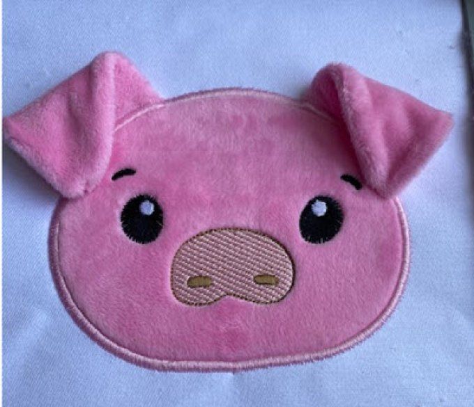 Le cochon appliqué oreilles en 3 D
