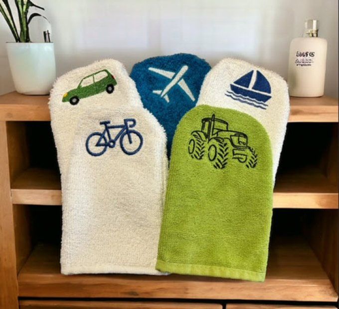 Les gants série 16, l'avion, le tracteur, la bateau, la voiture, le vélo
