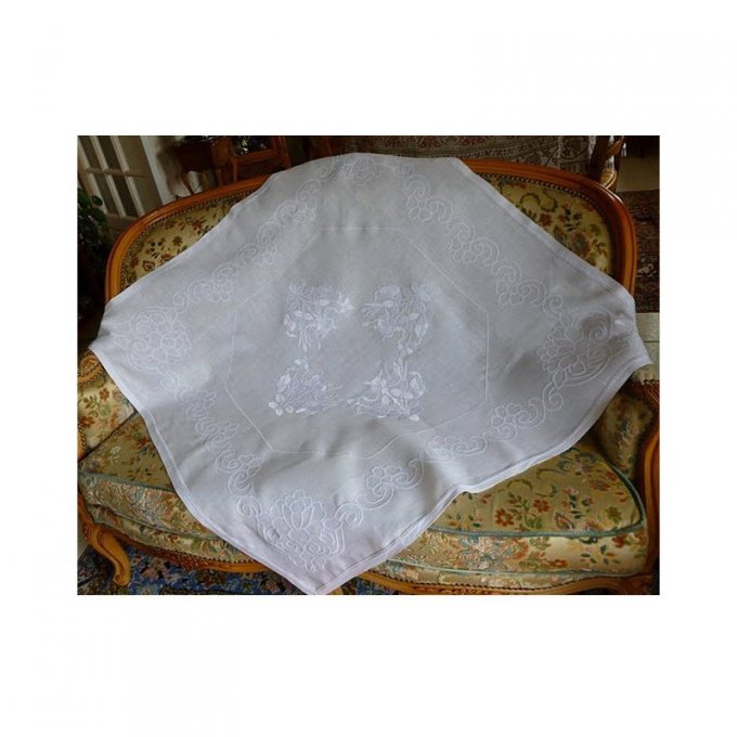 Angle en 'broderie blanche'