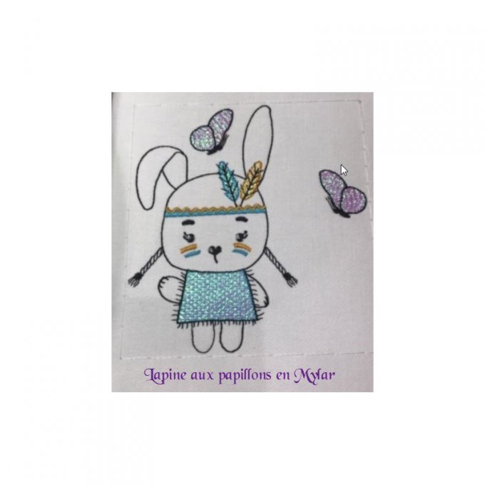 Lapine aux papillons